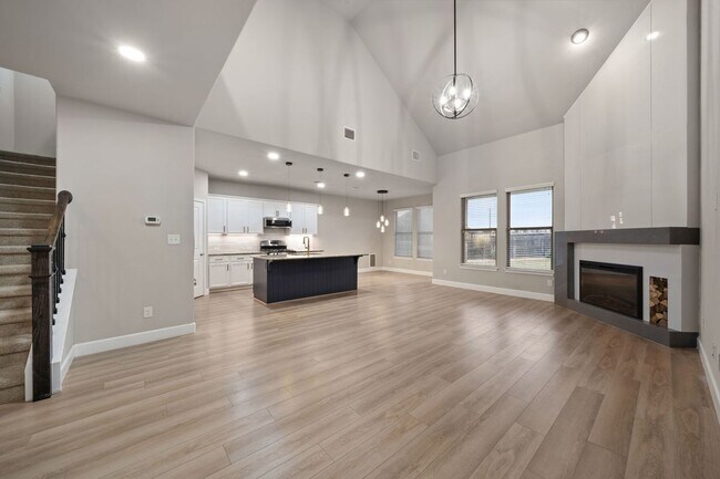 Building Photo - 6905 Etna Way