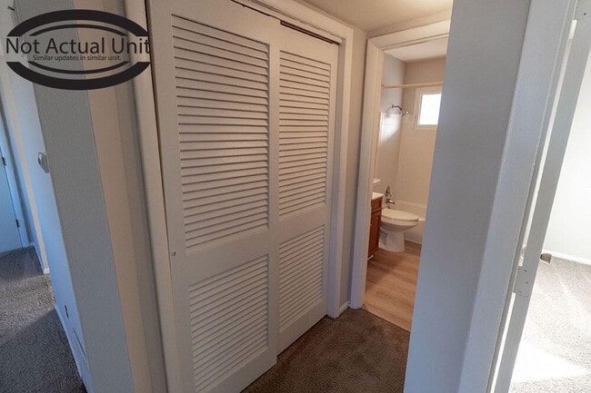 Building Photo - 2904 Leeway Dr