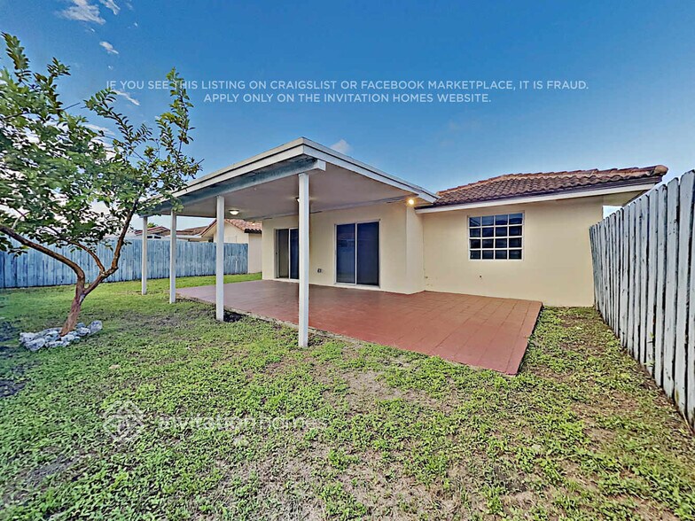 Building Photo - 5920 SW 148th Ave