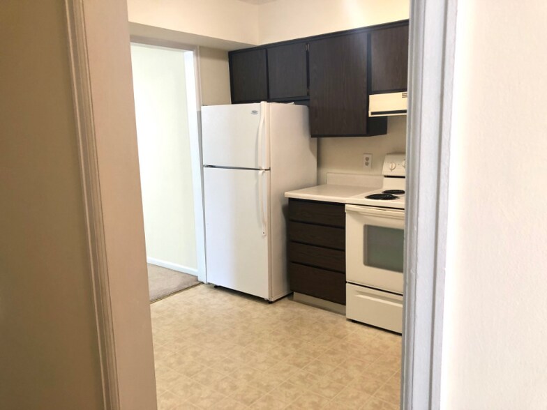 Building Photo - 1913 W 1st St