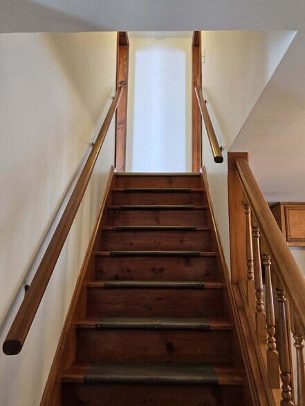 Building Photo - 1584 PA-106