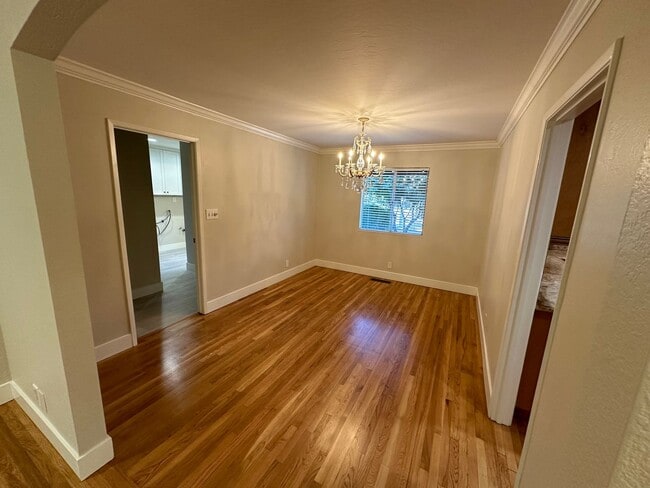 Building Photo - 5 Bed 4 Bath Gated Home In Alamo