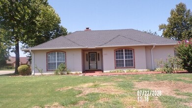 Building Photo - Fantastic home located in Wyatt Acres