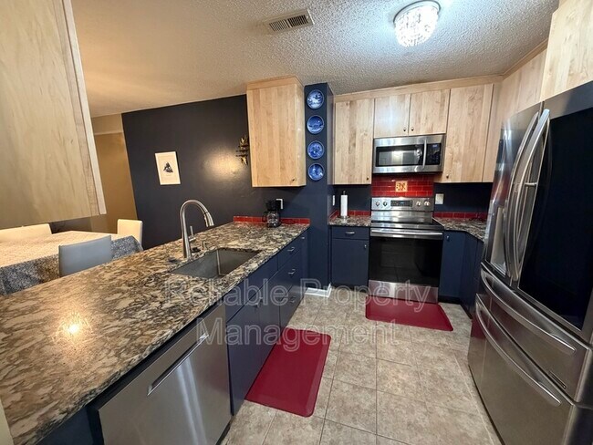 Building Photo - 203 Sturbridge Dr