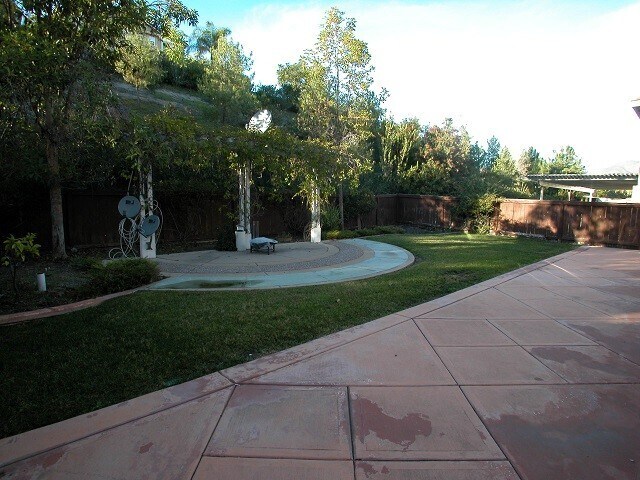 Building Photo - WOW! Great Eastlake Trails Former Model Home