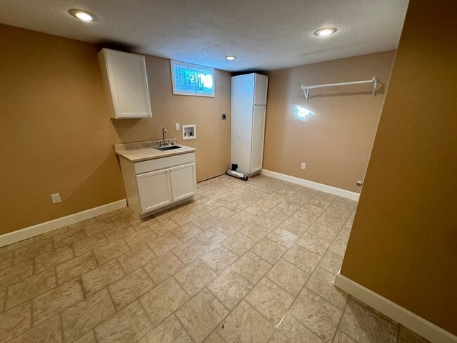 Building Photo - Beautiful Updated Home