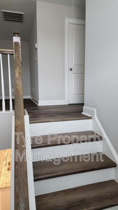 Building Photo - 1815 Fox Den Way