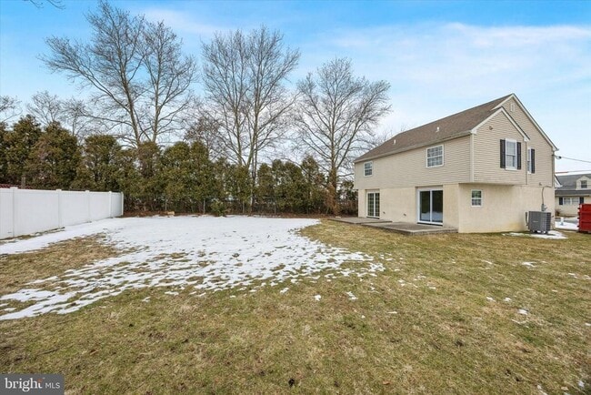 Building Photo - 431 Logan Ave