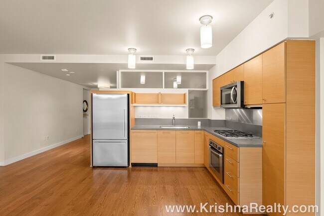 Building Photo - Luxury Downtown Living In The John Ross Building | 1 Bedroom | 1 Bathroom Condo | PDX's SW Water ...