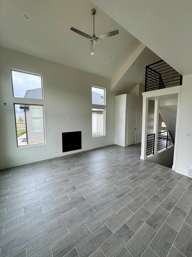 Building Photo - 172 W Autumn Ln