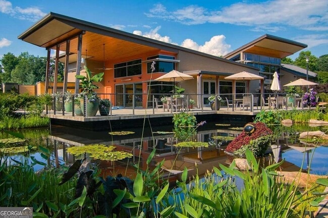 Building Photo - 788 Sherwood Rd N W