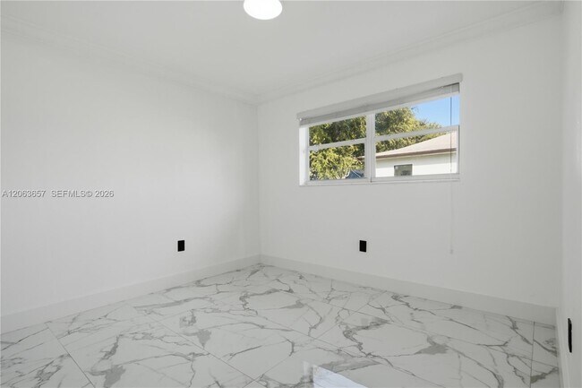 Building Photo - 6053 SW 63rd Terrace