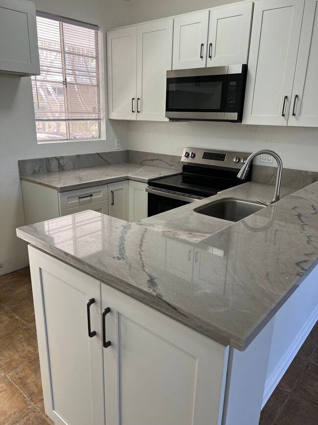 Building Photo - Spacious studio in the Seabridge Gated Com...