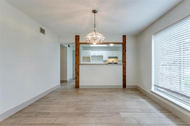 Building Photo - 3005 David Dr