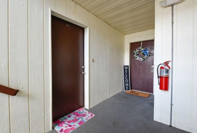 Building Photo - 102 Chesterfield Ln