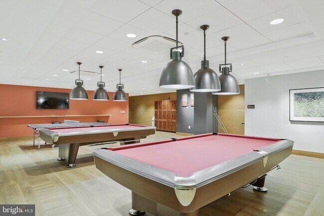 Building Photo - 5904 Mt Eagle Dr