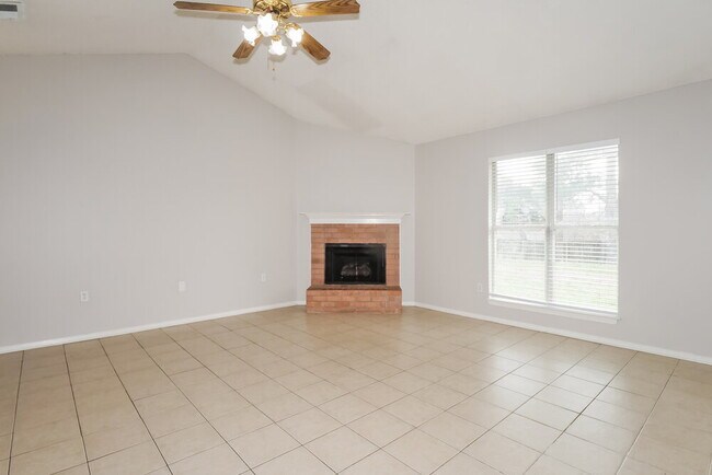 Building Photo - 10173 Oak Run Dr S