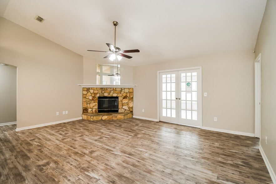 Building Photo - 1630 Farm Way