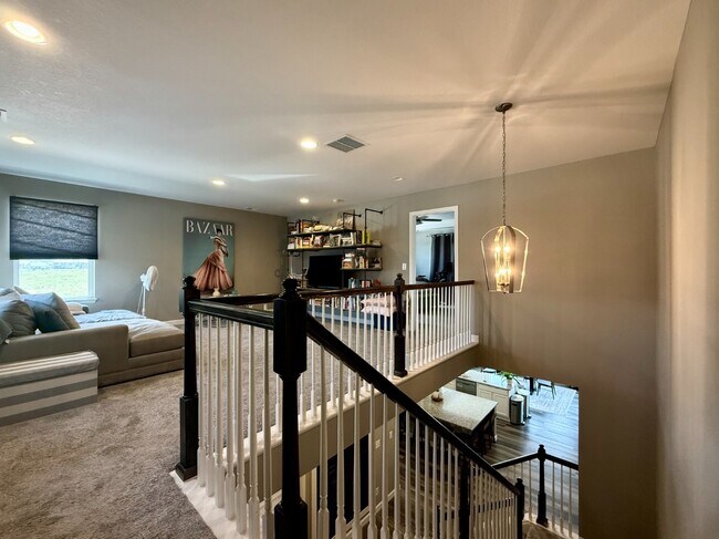 Building Photo - Spacious 5-Bedroom home with beautiful Views in Castle Rock for Rent
