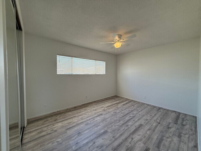 Building Photo - 962 - Down Property