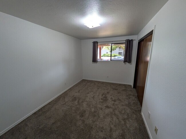 Building Photo - 7816 Samurai Dr SE