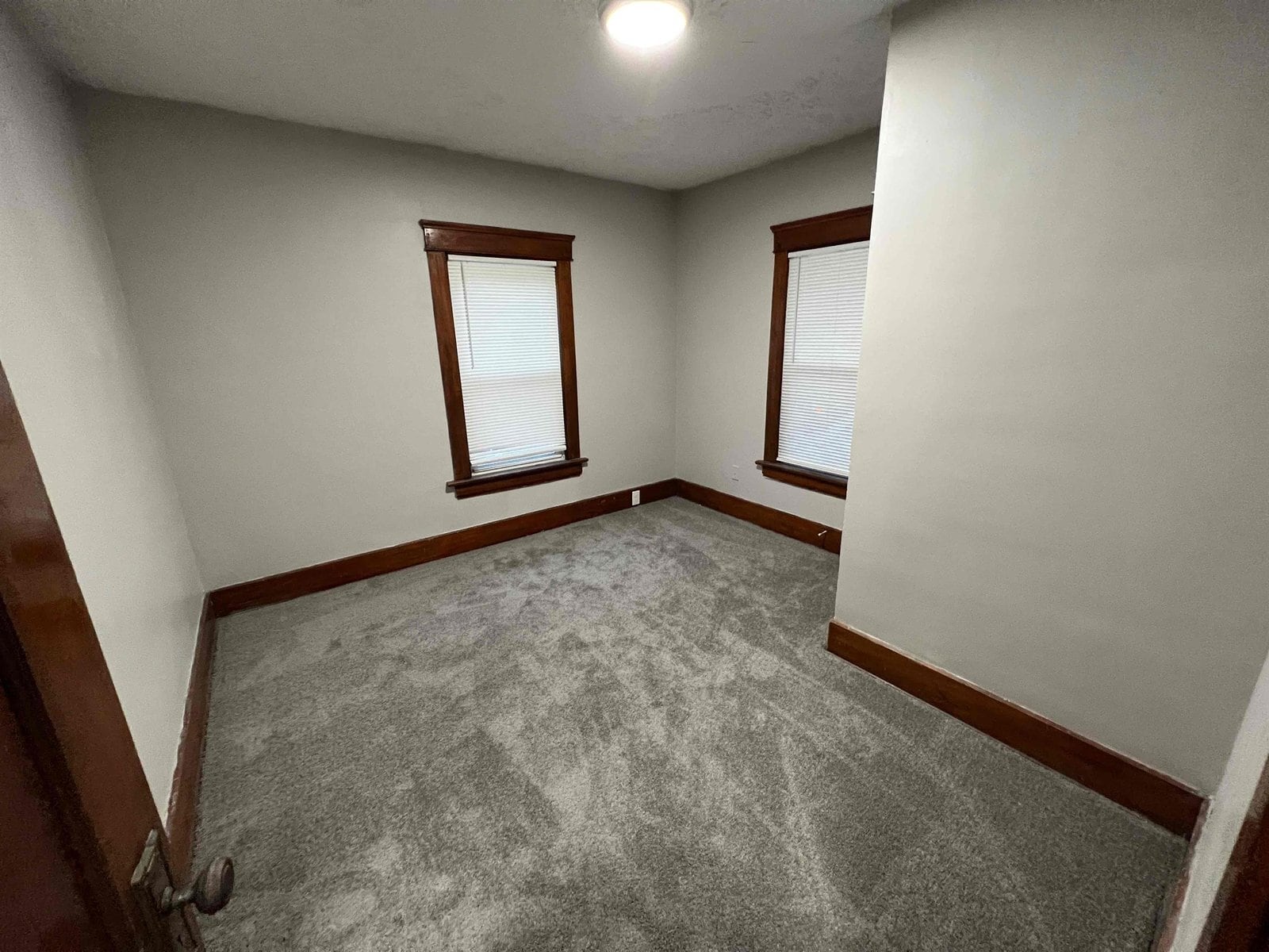 Building Photo - 1027 Delia Ave