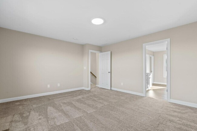 Building Photo - 933 Camden Ct