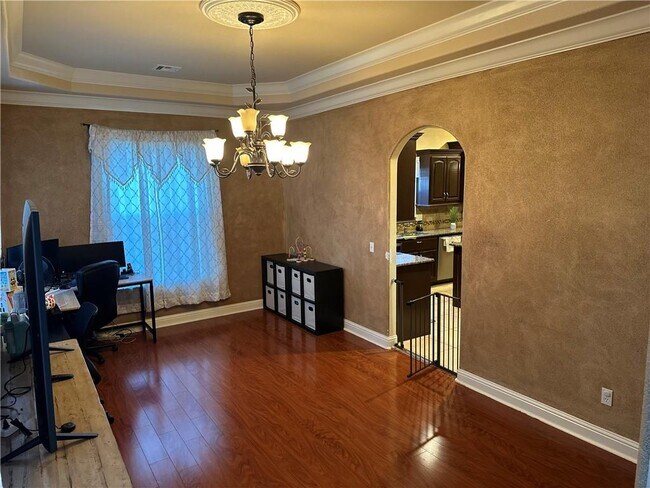 Building Photo - 4500 SW Swinton Dr