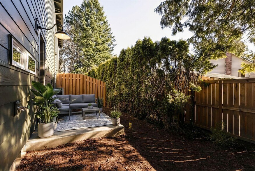 Building Photo - 618 SE 5th St