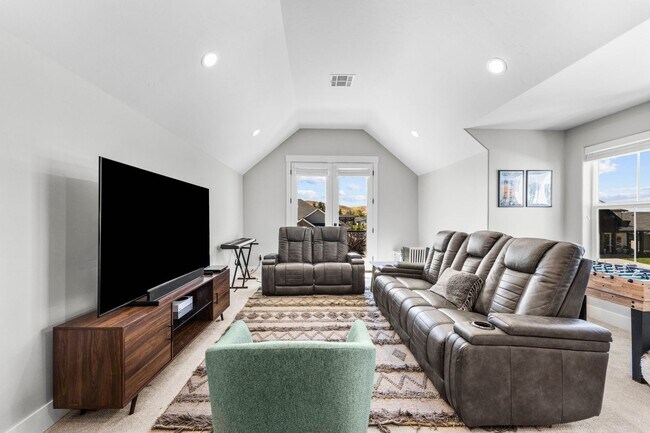 Building Photo - Luxury Living in Dry Creek Ranch – Custom ...