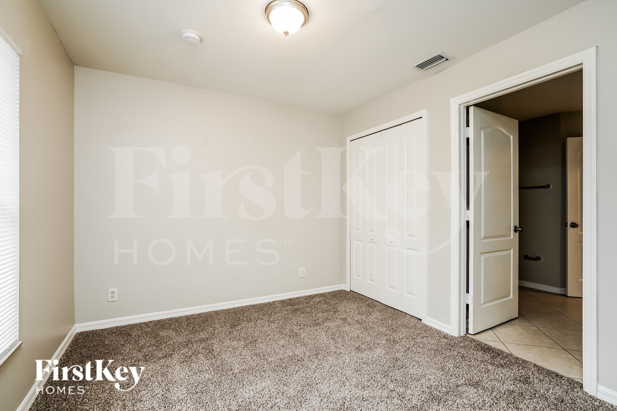 Building Photo - 715 Bennington Dr