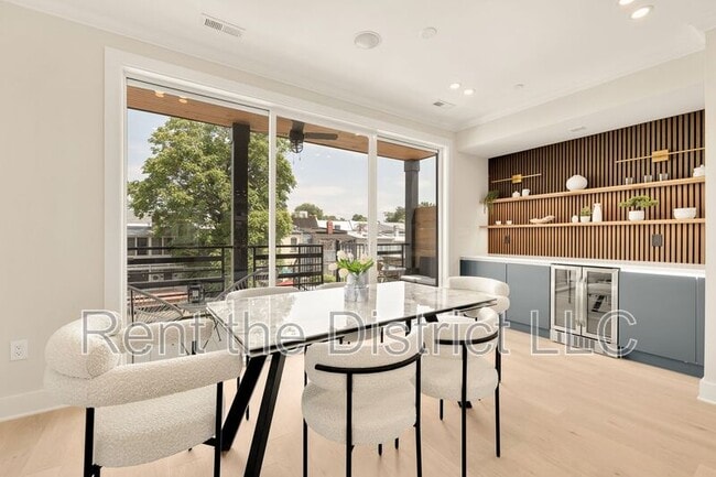 Building Photo - 1365 Perry Pl NW