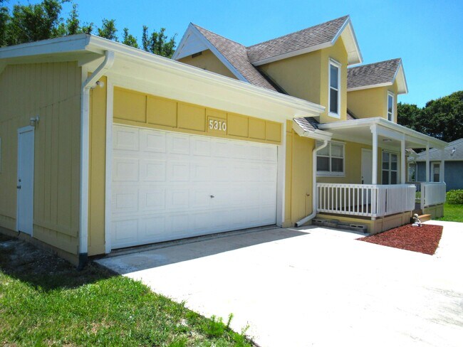 Building Photo - 5310 Palm Dr