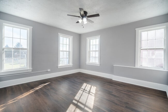 Building Photo - 934 Grand St