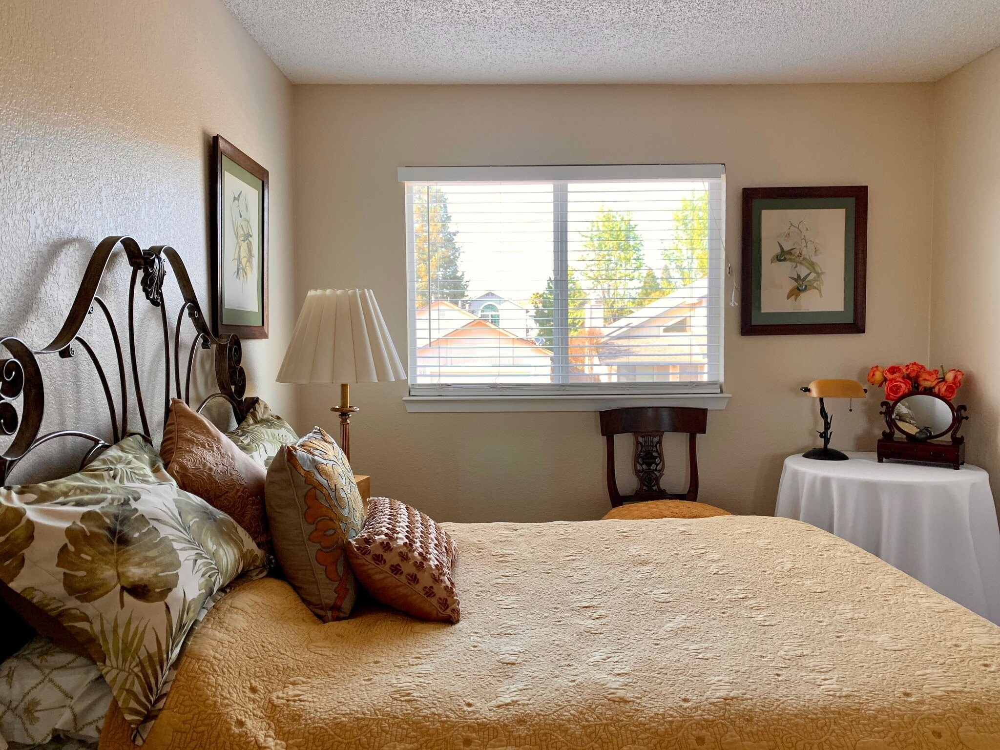 Building Photo - 904 Bond Pl