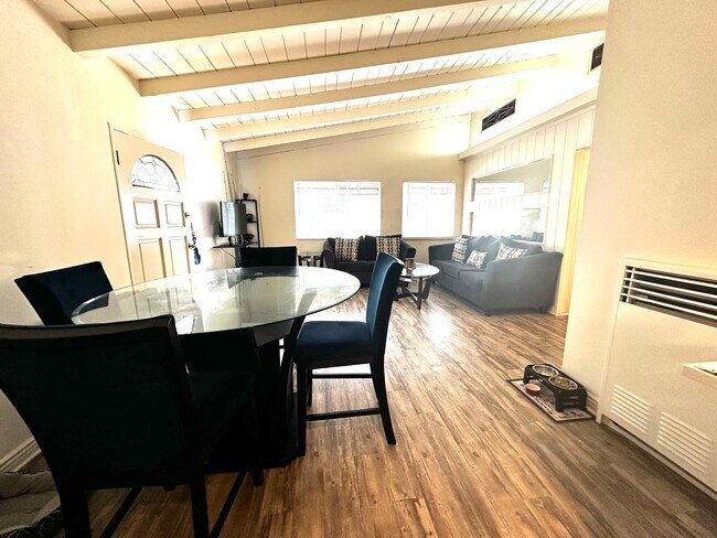 Building Photo - 2504 Alma Ave