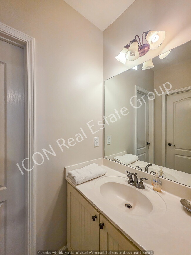 Building Photo - 5/5 Executive Home in Canton-Ranch on full finished basement!