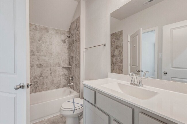 Building Photo - 30627 S Creek Way