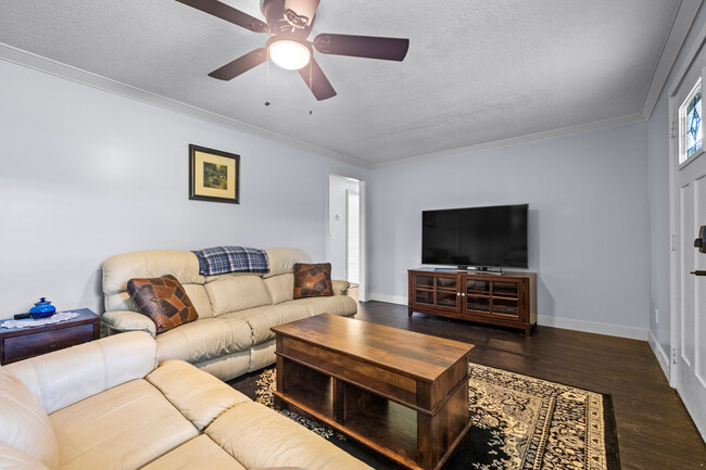 Building Photo - 1322 Raulston Rd