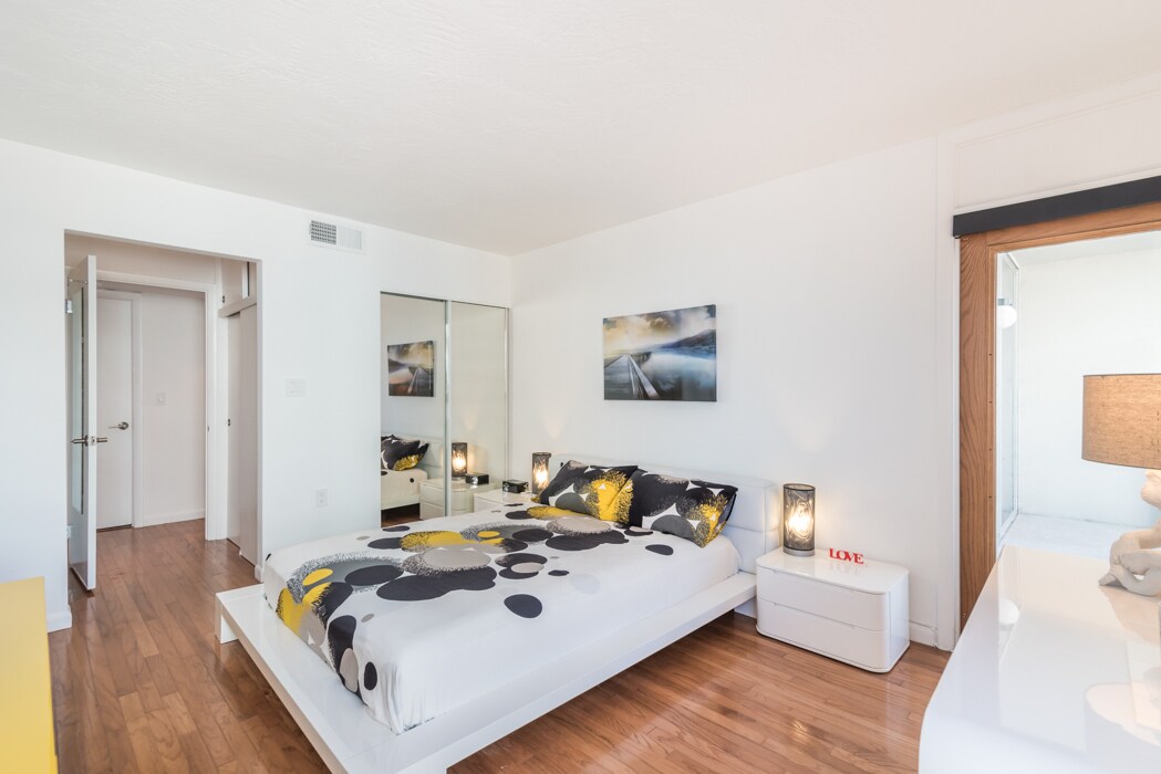 Building Photo - 1670 Bay Rd