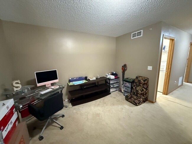 Building Photo - Beautiful 2 Bed, 2 Bath Townhome for Rent ...
