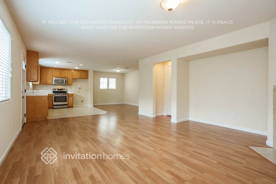 Building Photo - 1647 Dewey St