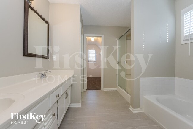 Building Photo - 6914 NW Pleasant View Ct