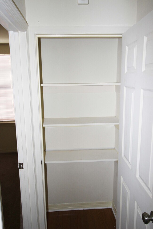 Building Photo - 8304 Palm St