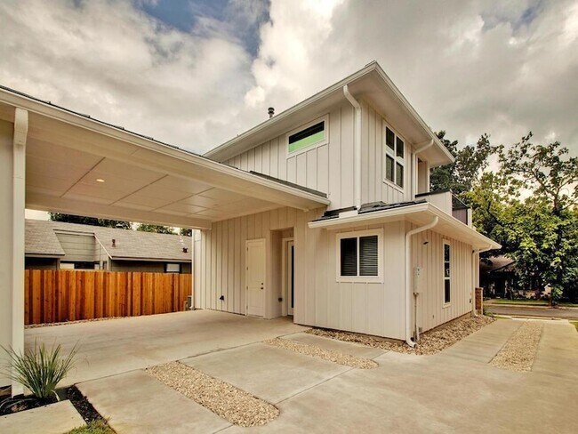 Building Photo - 4705 Rosedale Ave