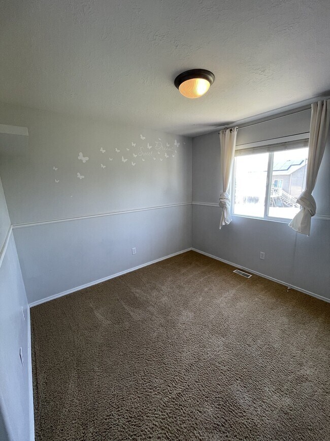 Building Photo - 209 Interlochen Ln