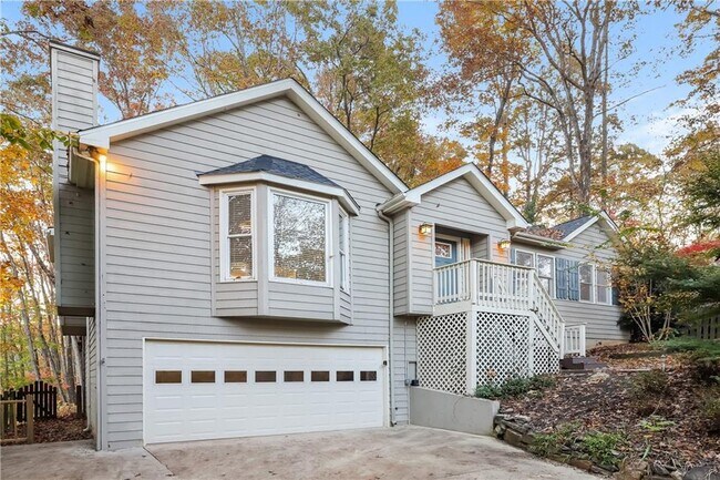 Building Photo - 2010 Golden Ridge Cir