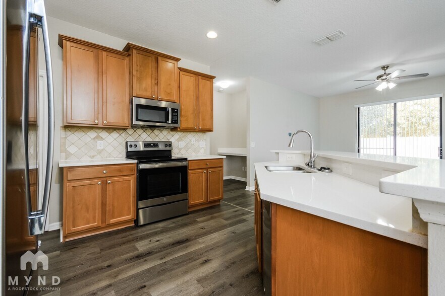 Building Photo - 4592 Sandhurst St