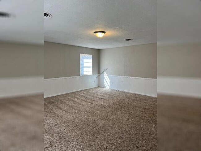 Building Photo - 301 NW 81st St