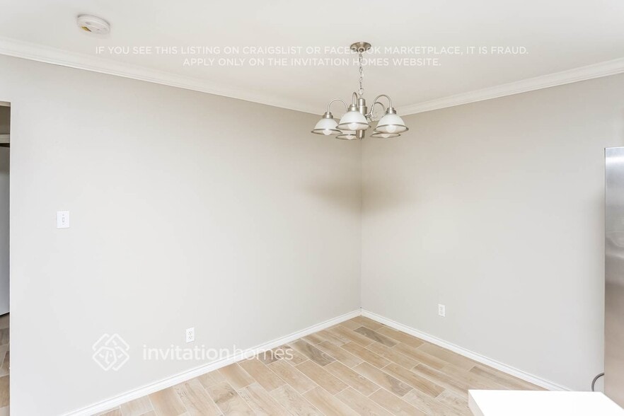 Building Photo - 3909 Honey